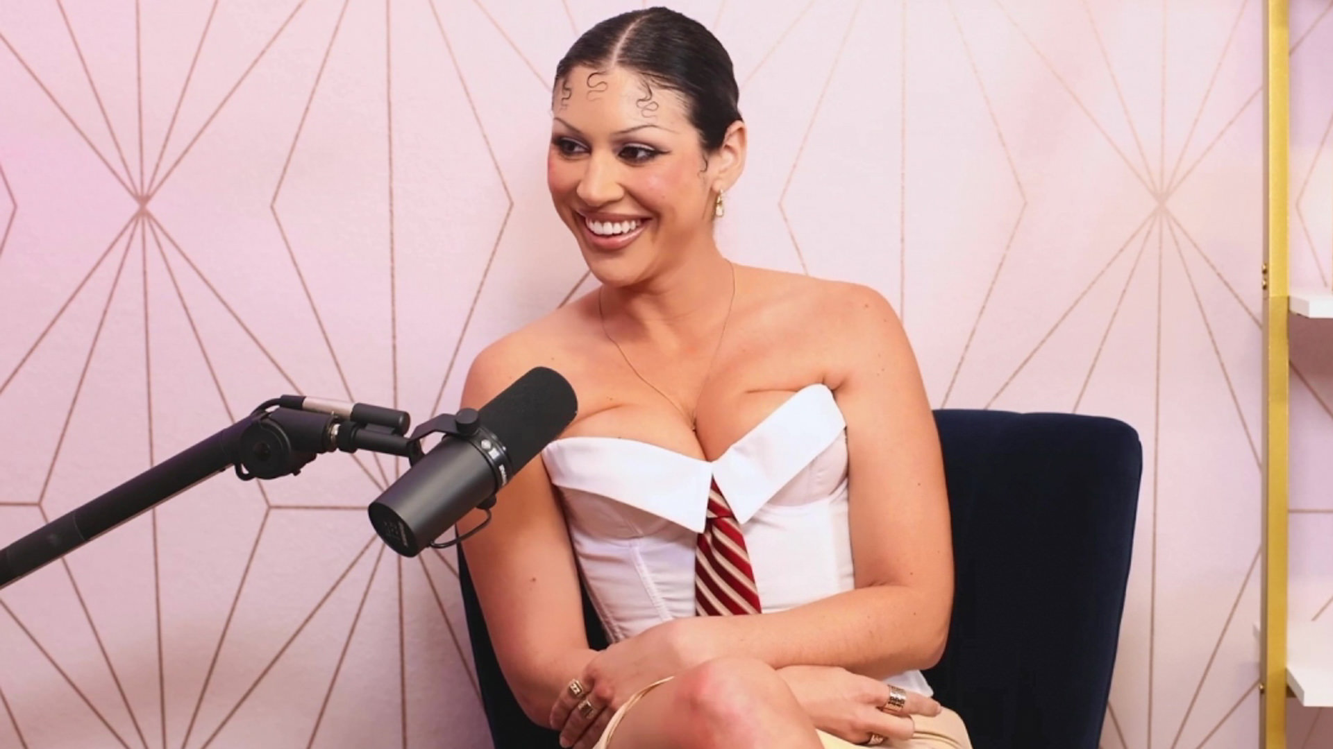 Unfiltered : Queenie Sateen