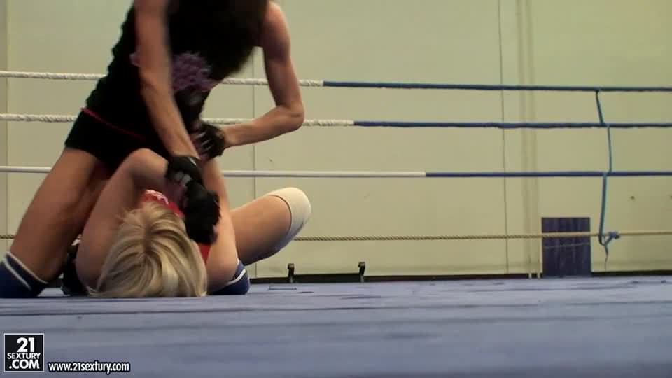 Nude Fight Club Backstage with Liz & Karlie Simon