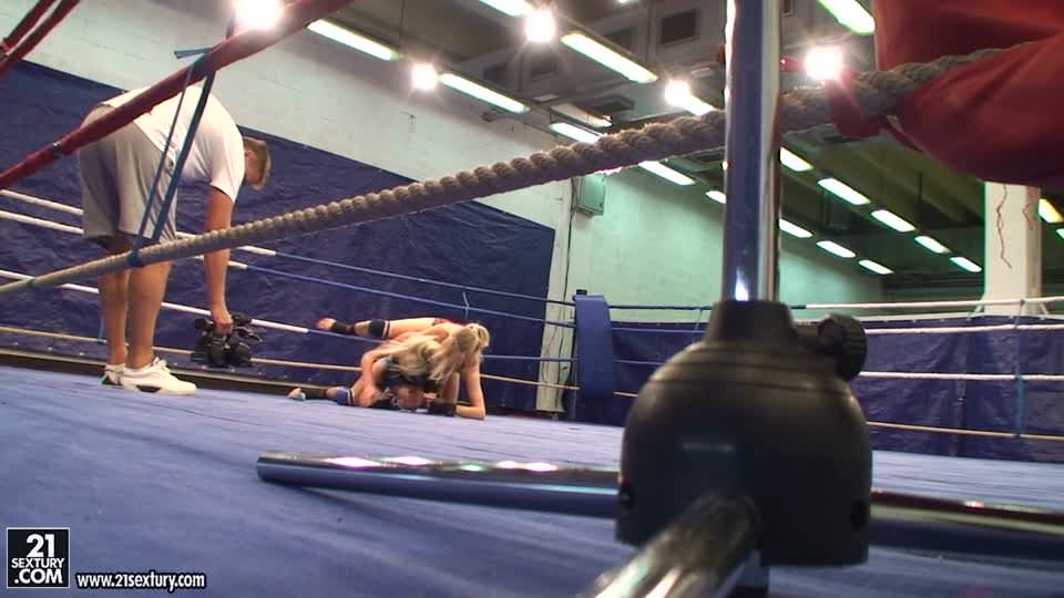 Nude Fight Club Backstage with Michelle Moist & Laura Crystal