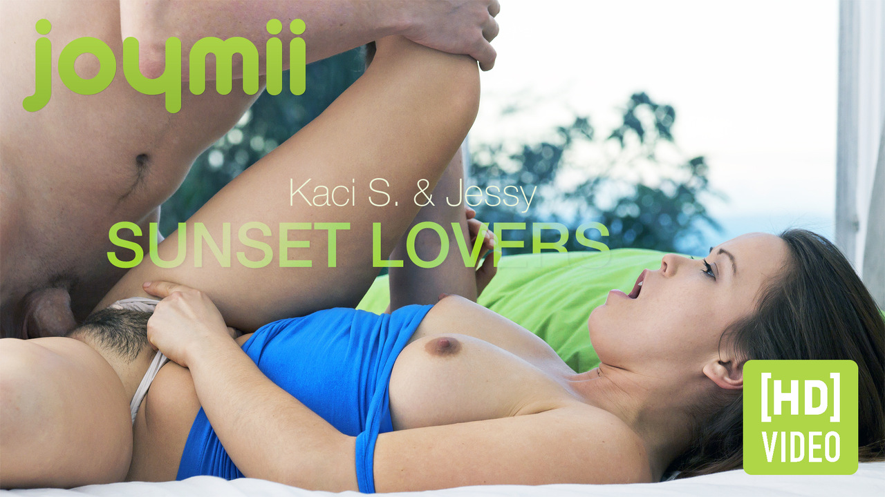 SUNSET LOVERS